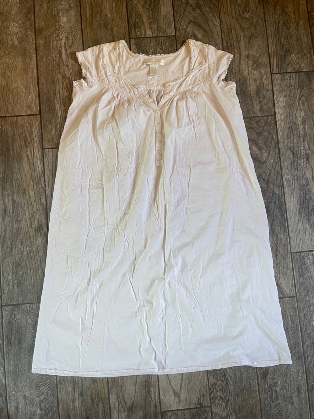 Eileen West white short sleeve 100% cotton Nightgown with Lace Trim